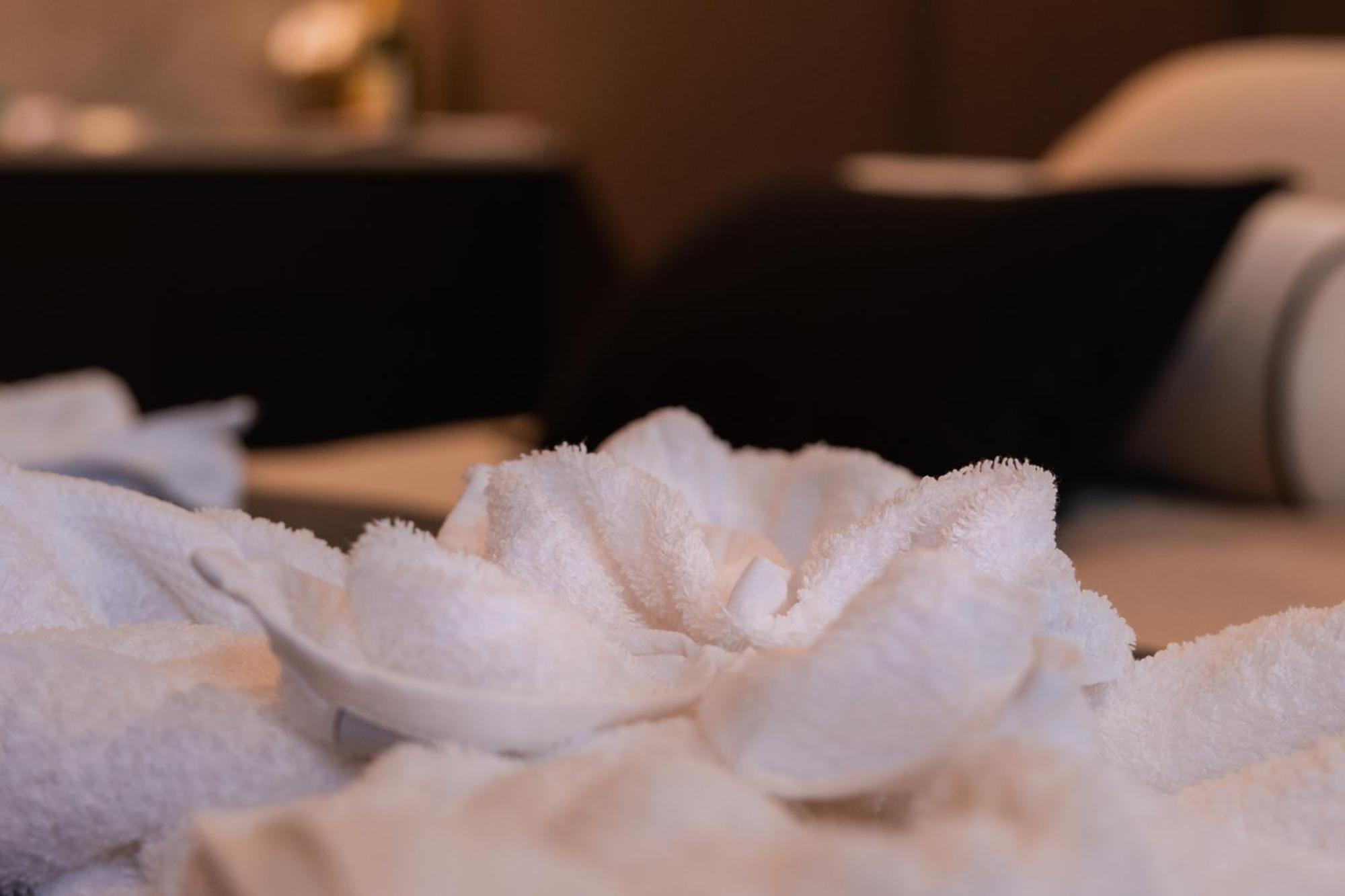 C0C00N Veritable Hammam A Partager A Deux Riom Ngoại thất bức ảnh